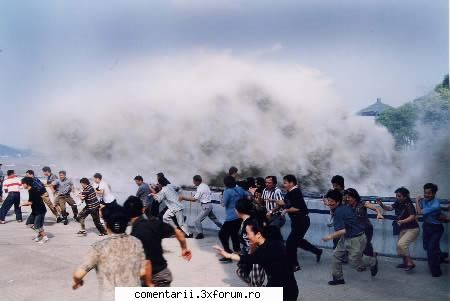 Tsunami - Indonezia - omaebazooka - FOTO - Dezastre